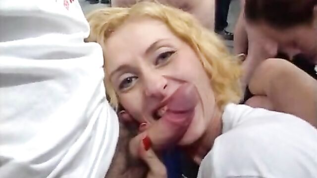 Порно рекорды: чемпионат мира по сексу в Варшаве
