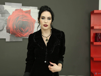 4 больших члена трахают во все щели Анну де Виль